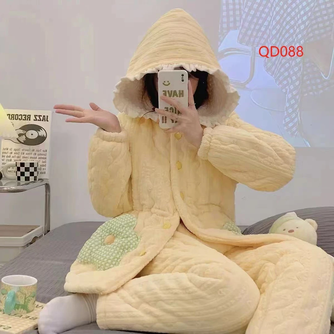 QD088冬季女士雪糕暖肤绒精品高货翻领三层夹棉加厚