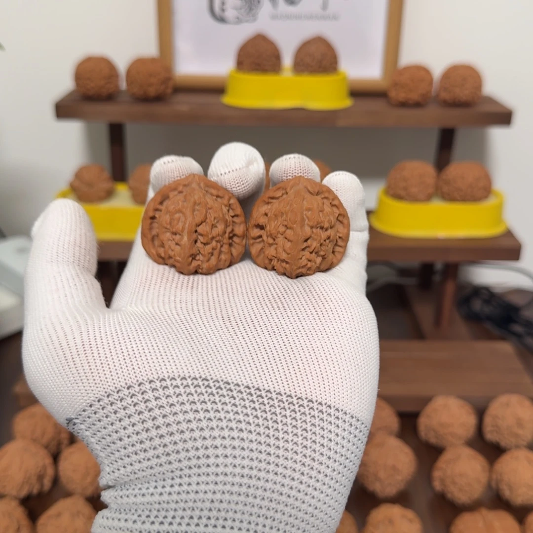 ￴***￴文玩核桃吊坠39尺全品三角白