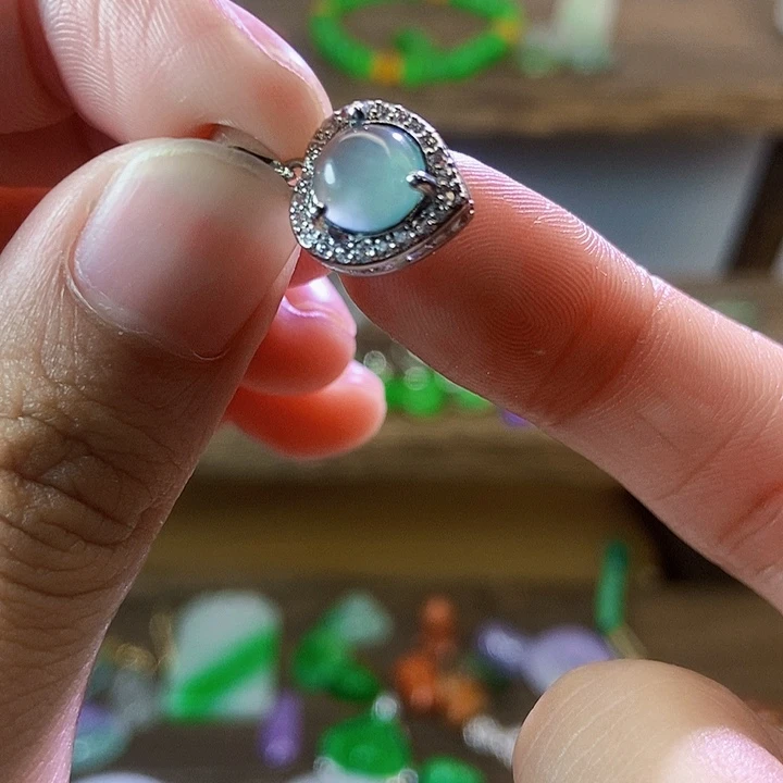 翡翠未镶嵌颈饰1111111111