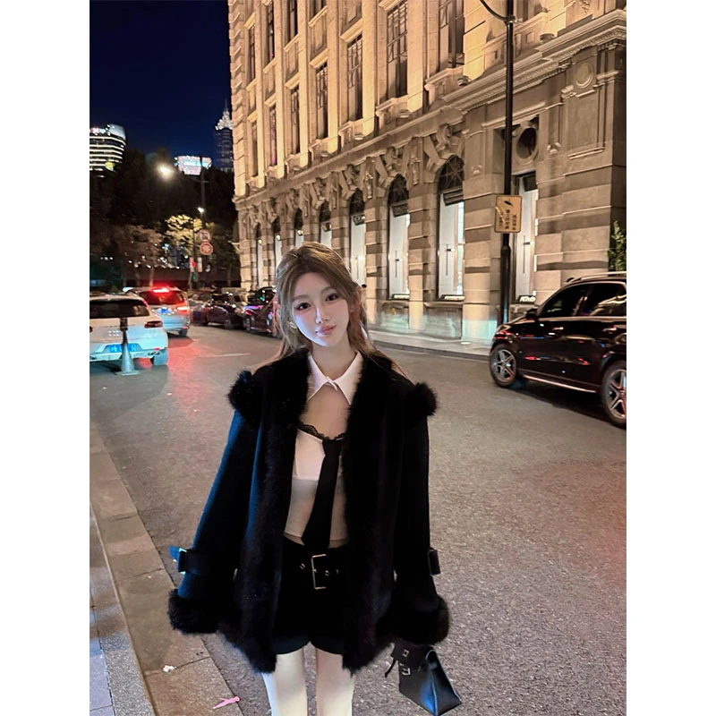 2025纯欲秋冬新款高级感黑色外套休闲洋气长袖上衣高腰短裤套装女