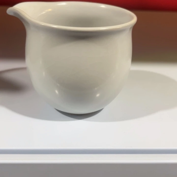杯月白纳福公道裸发