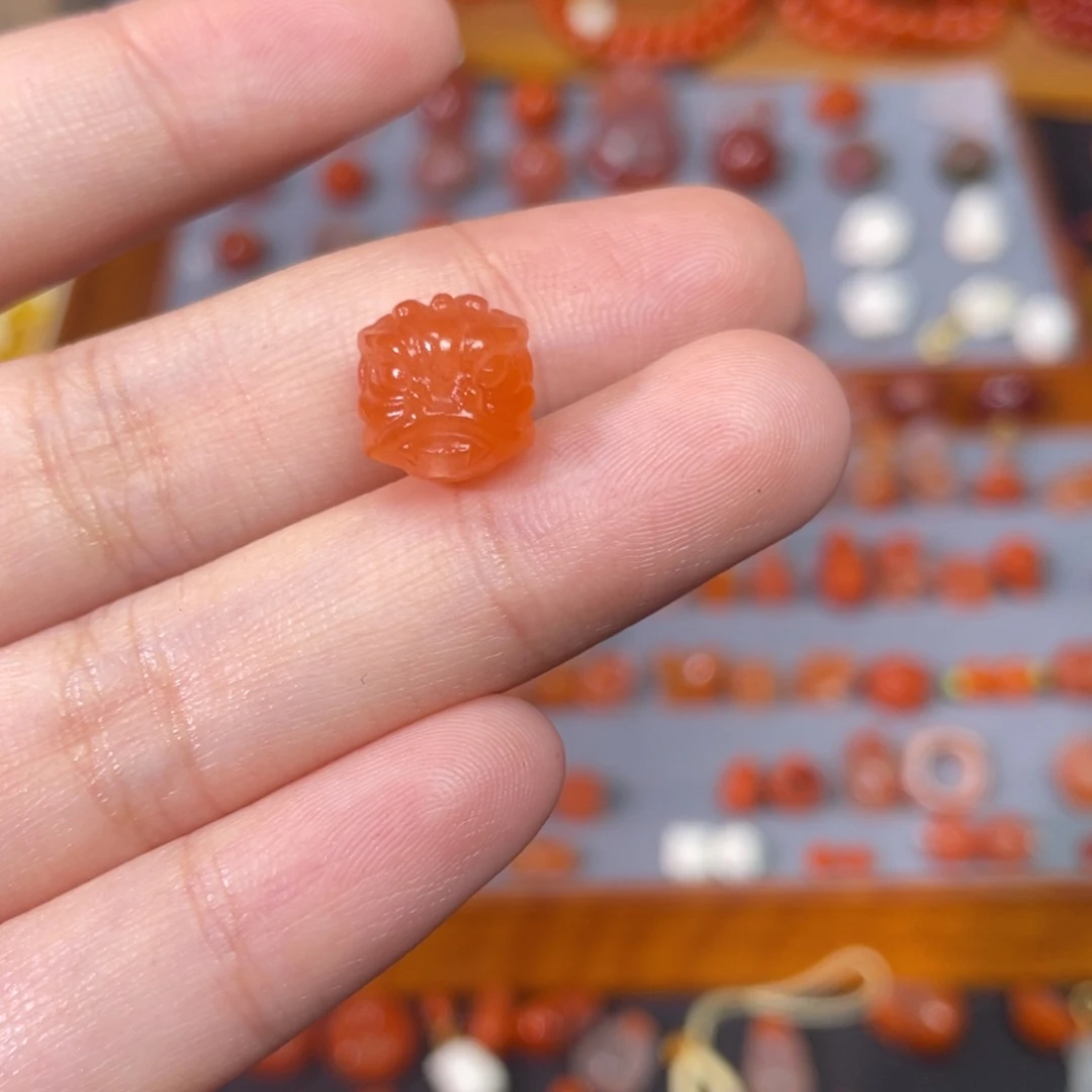 南红玛瑙未镶嵌醒狮卡10