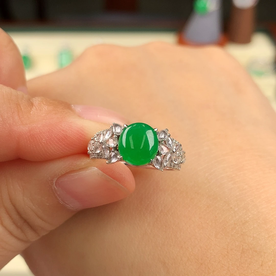 翡翠戒指18K金镶嵌缅料