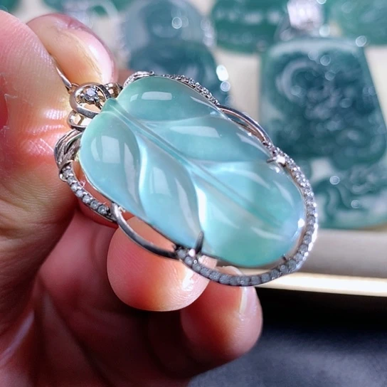 【闪购商品】翡翠颈饰银S925镶嵌天然翡翠