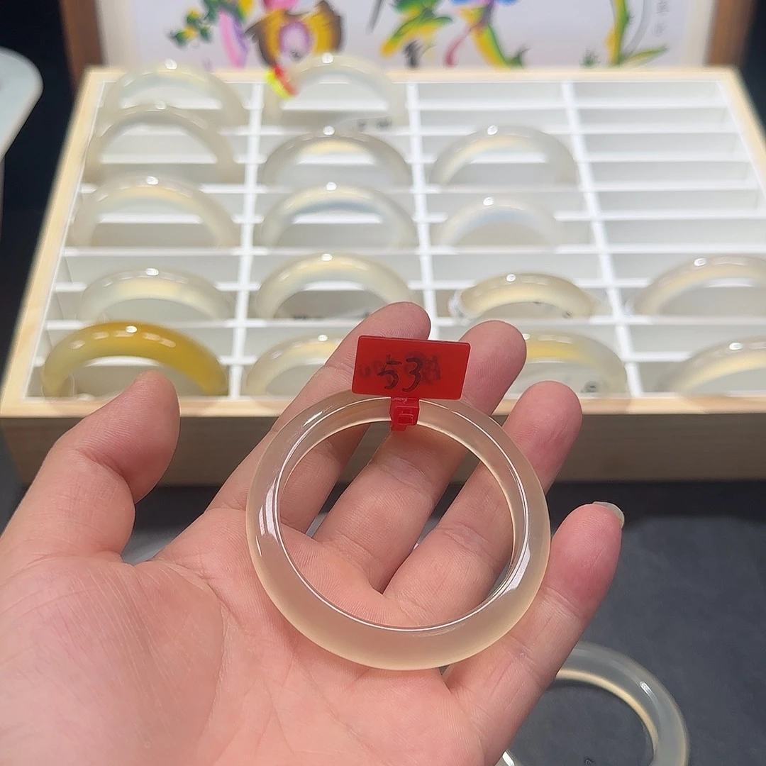 玛瑙/玉髓手镯未镶嵌