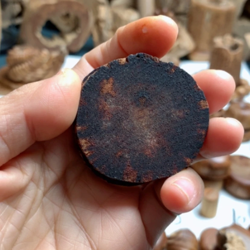 【闪购商品】檀香木降真香牌子一个