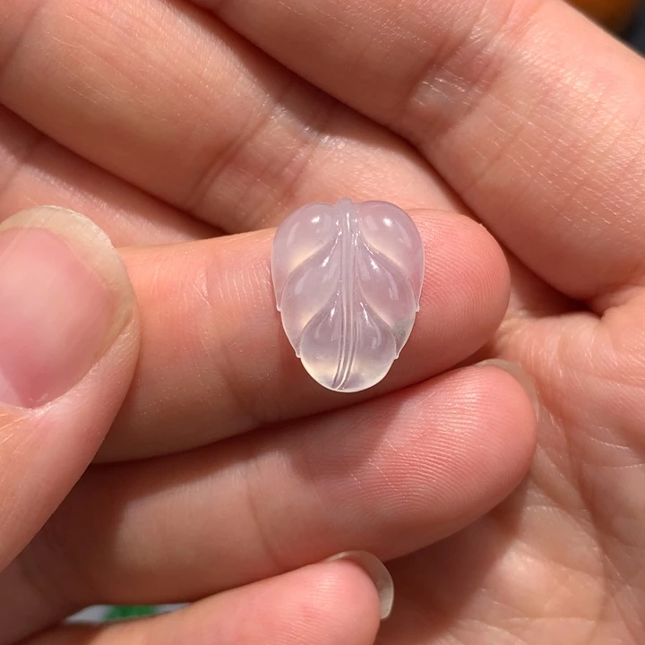 翡翠裸石翡翠叶子