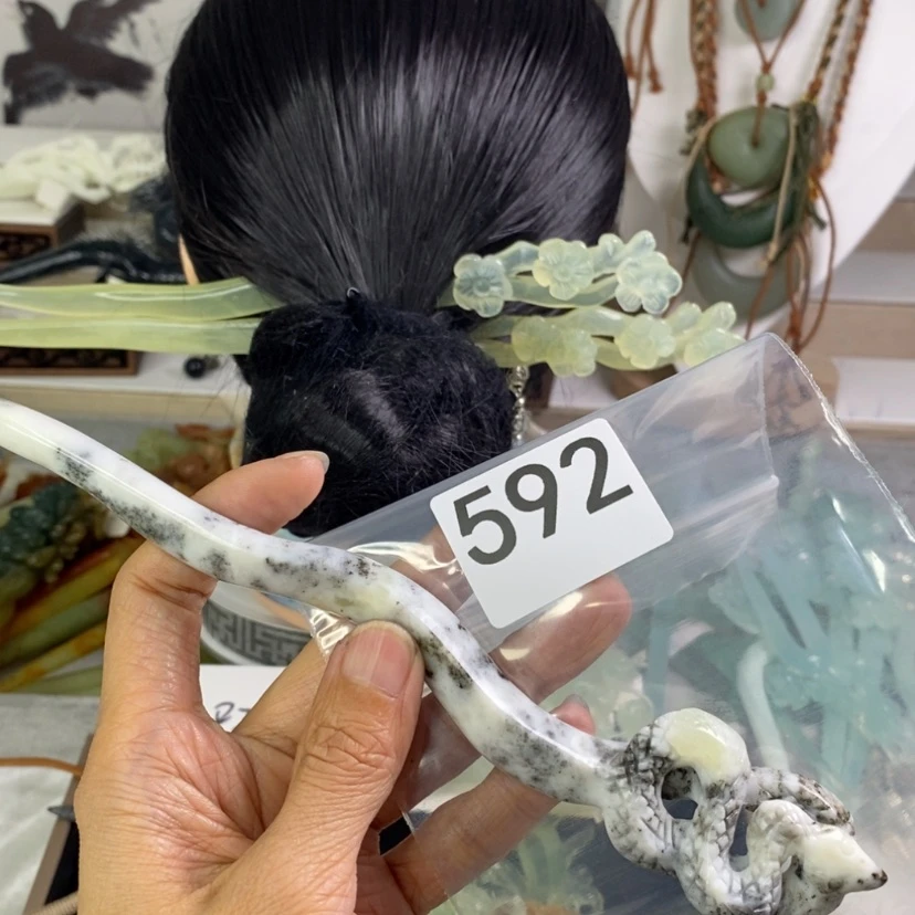 【闪购商品】岫玉颈饰未镶嵌星*