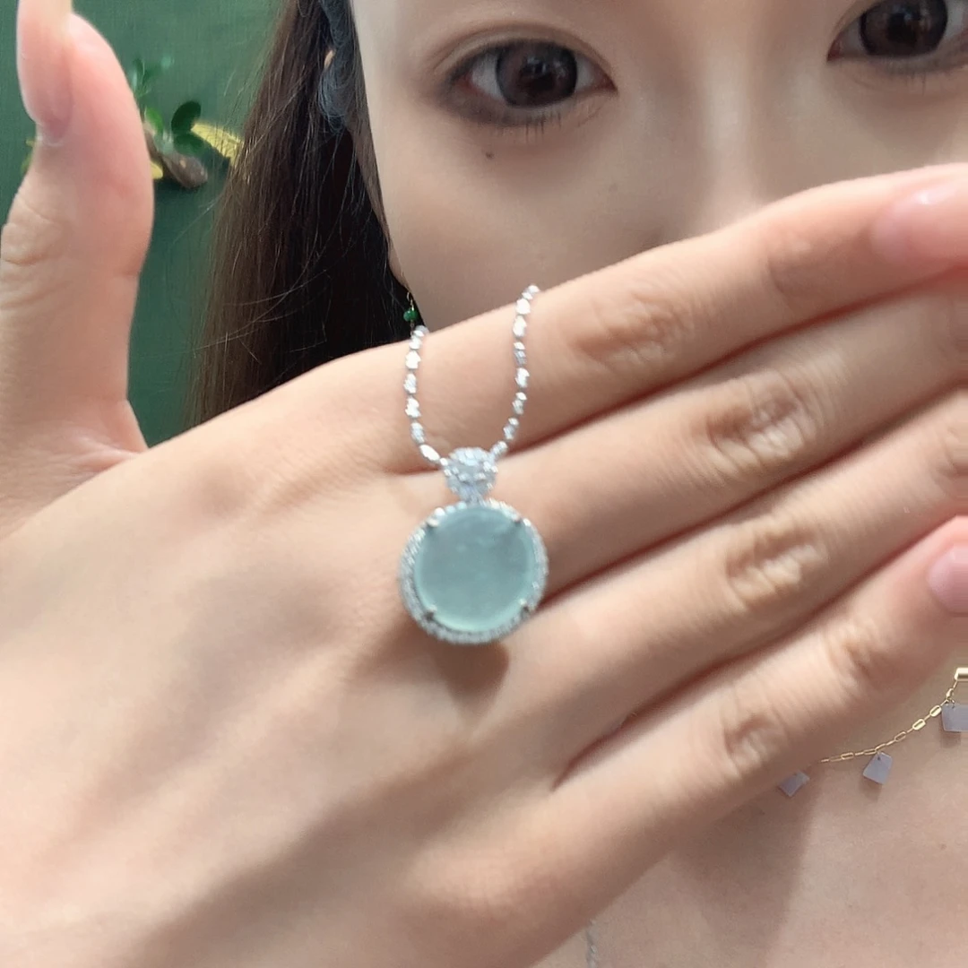 颈饰未镶嵌翡翠圆牌吊坠
