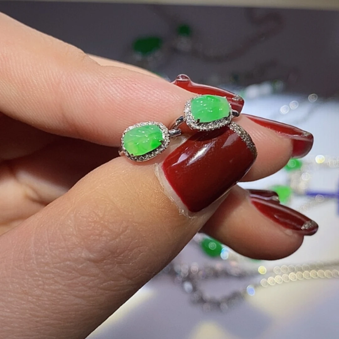 【闪购商品】翡翠颈饰18K金镶嵌f**y耳环