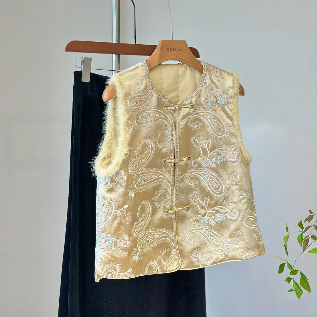 新中式黄色减龄毛毛刺绣马甲女夹棉背心外穿洋气轻奢真毛毛国风