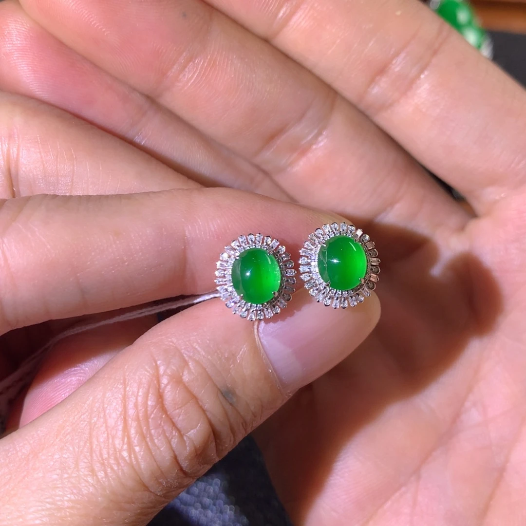 翡翠18K金镶嵌耳饰翡翠