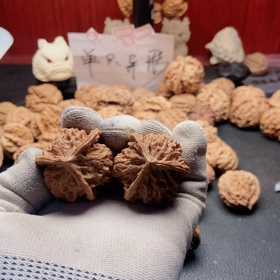 *****文玩核桃吊坠高山三棱