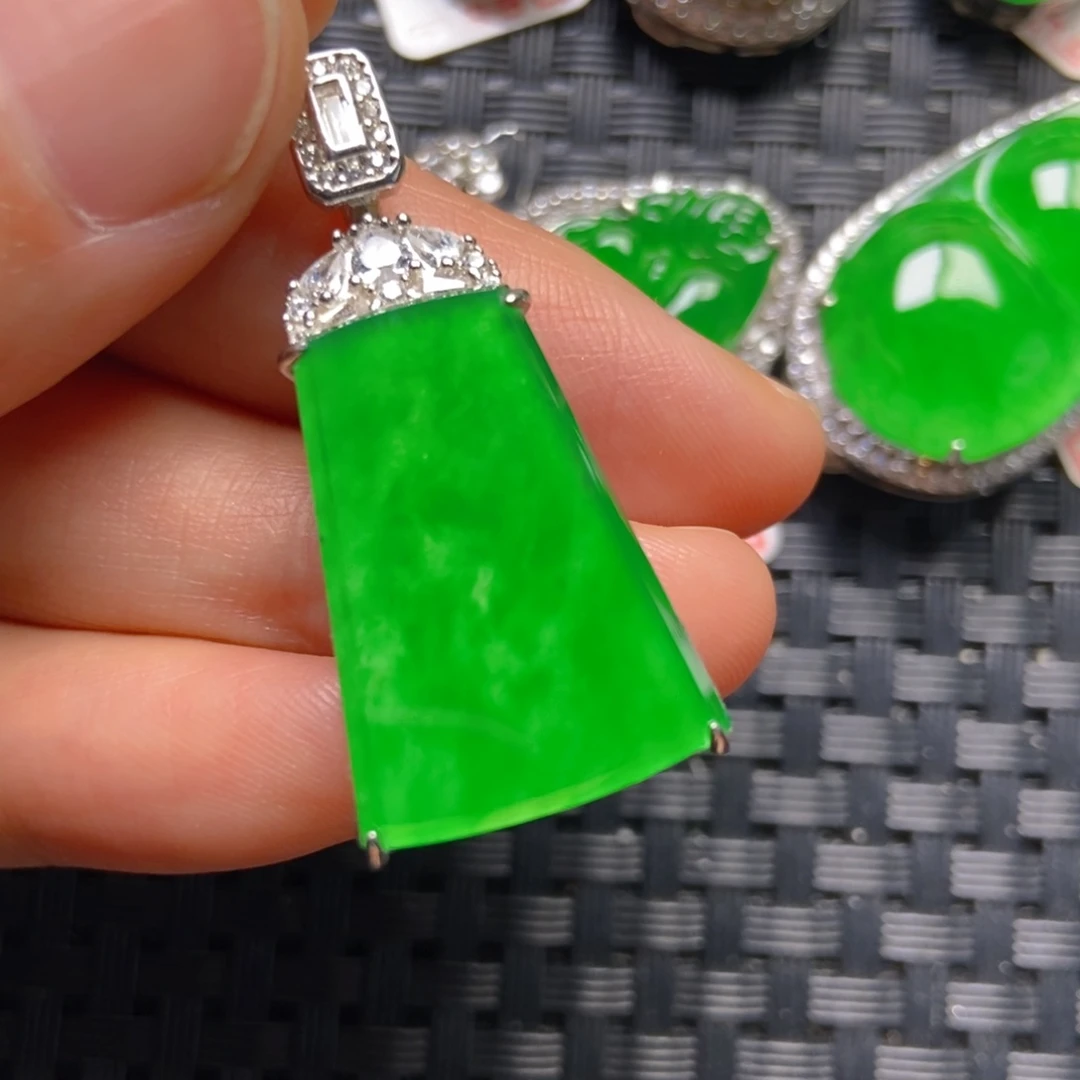 翡翠银S925镶嵌颈饰无事吊坠