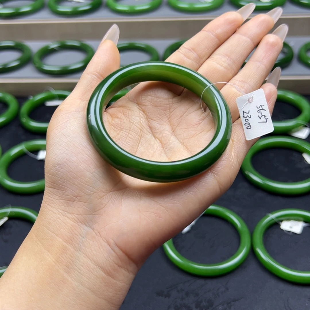 和田玉（碧玉）未镶嵌手镯