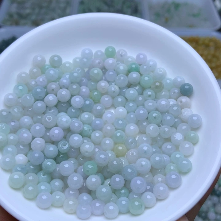 散珠翡翠卡5.5冰绿白200个（微瑕。不介意拍）