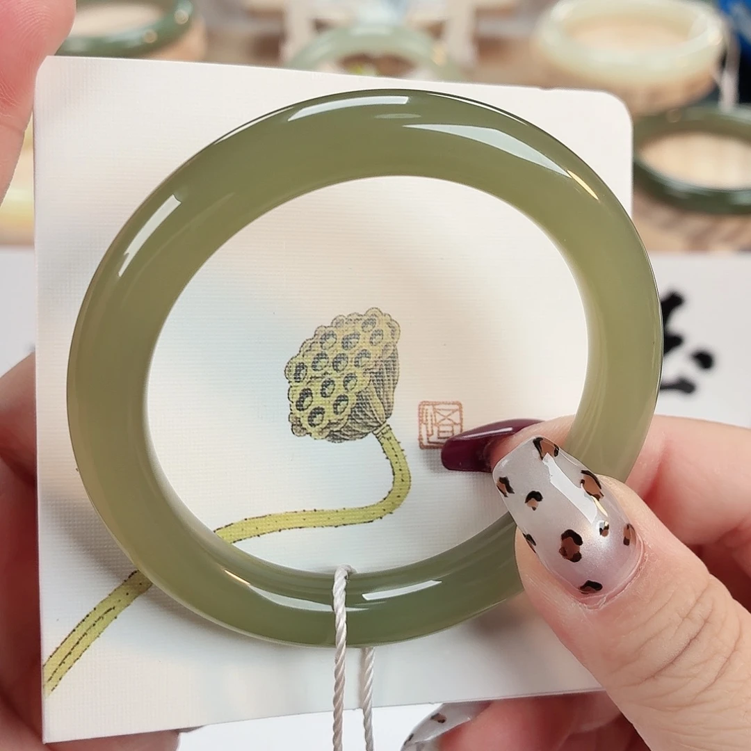 和田玉未镶嵌手镯