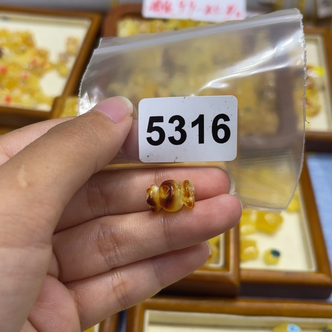 未镶嵌琥珀珠宝奇石D***?