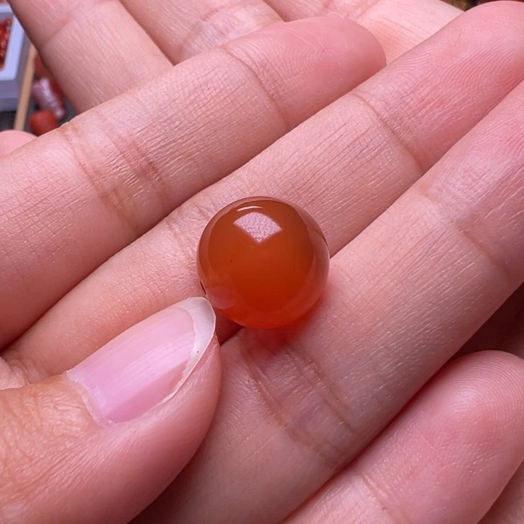 憨***了南红玛瑙未镶嵌珠宝奇石