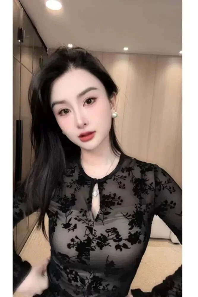 【0297】法式纯欲风性感洋气镂空小衫长袖t恤女冬新款气质打底上衣