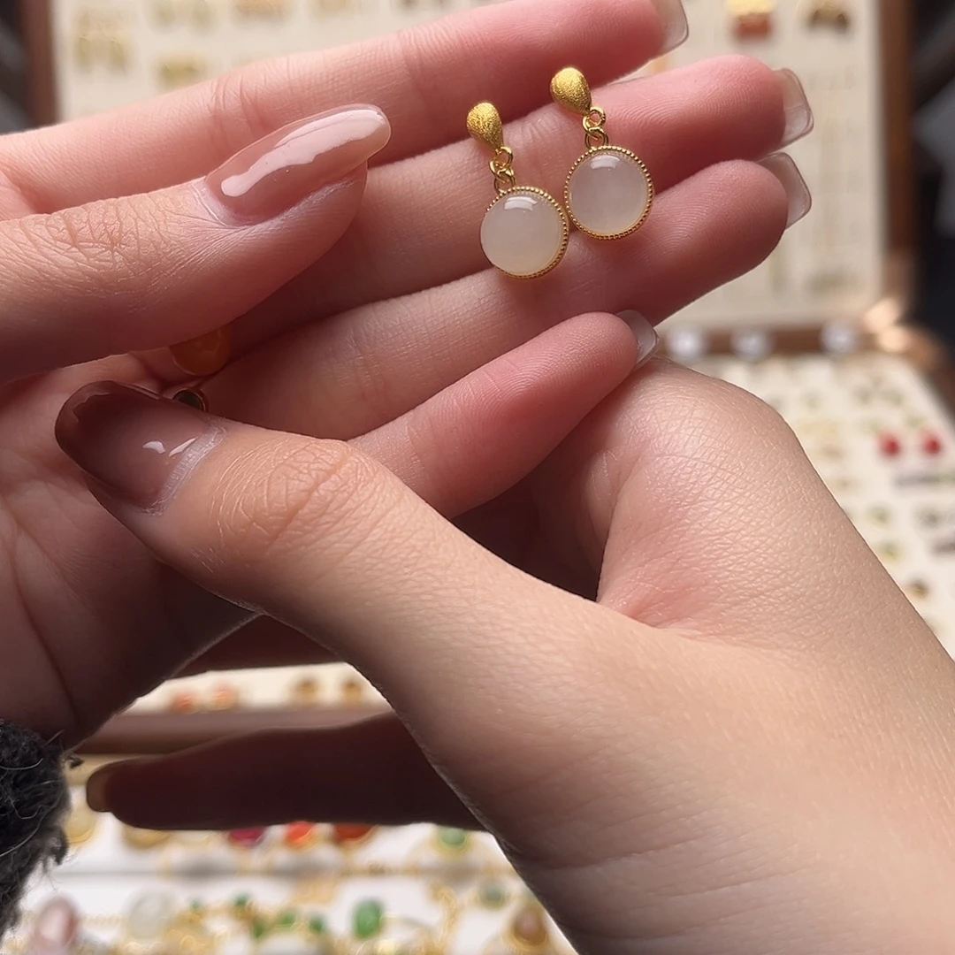 和田玉未镶嵌耳饰