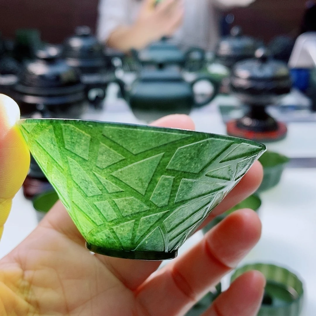 未镶嵌和田玉（青玉）摆件