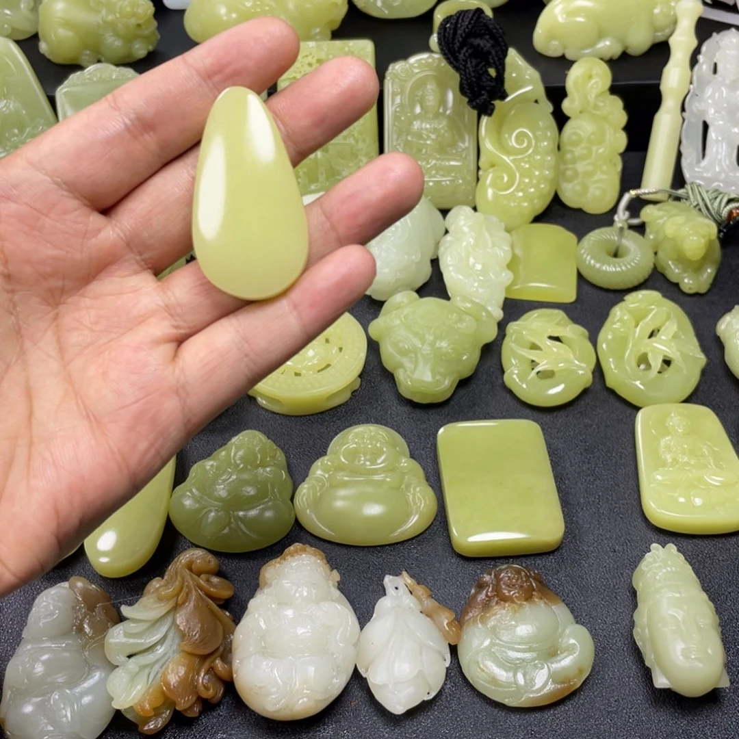 和田玉（黄玉）未镶嵌颈饰