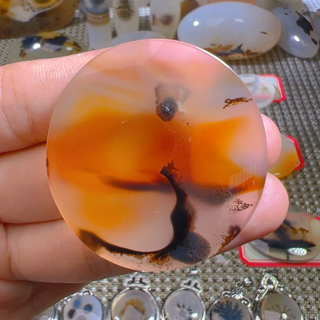 玛瑙/玉髓颈饰合金