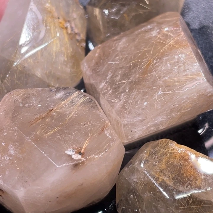 时***转颈饰未镶嵌发晶钛