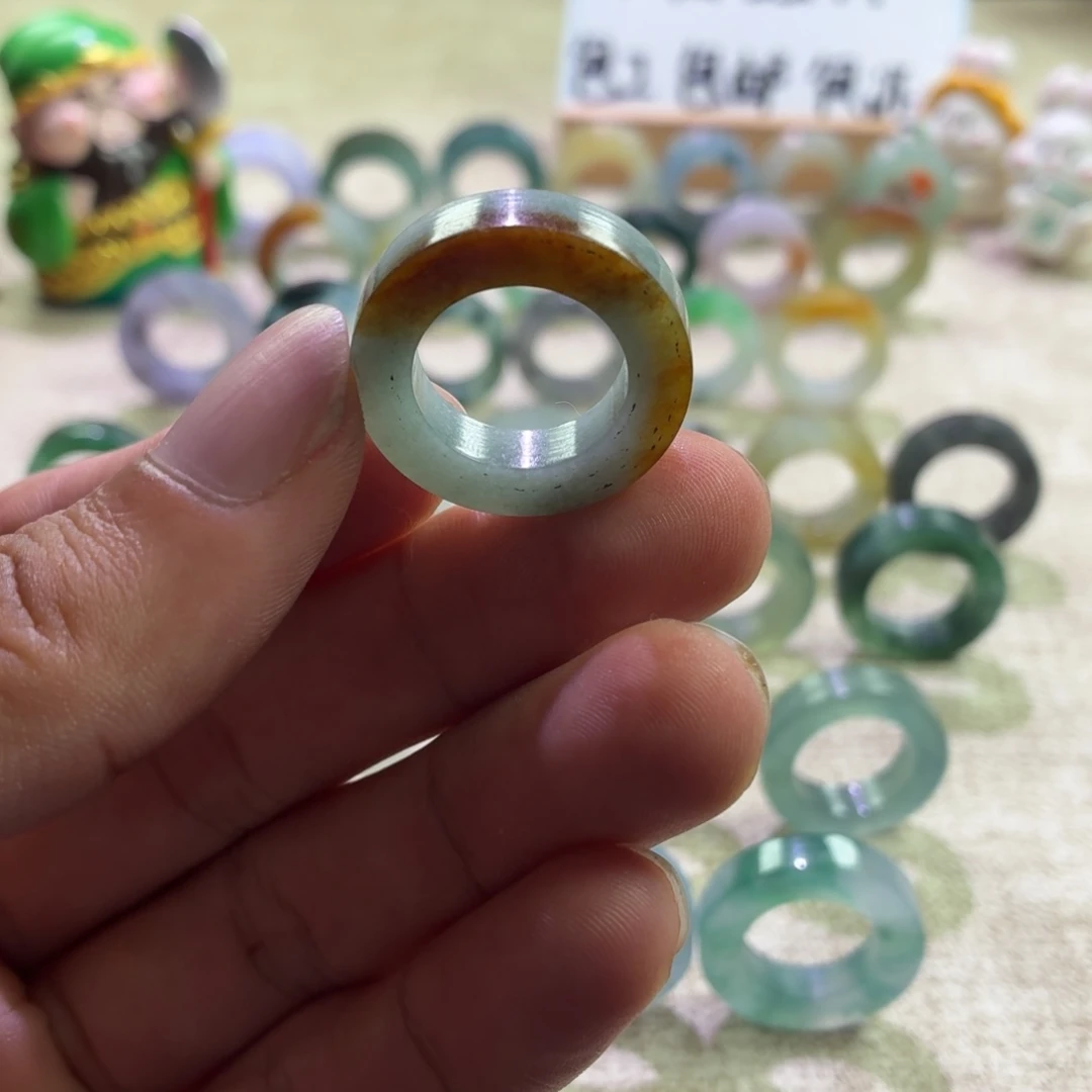 定制翡翠未镶嵌戒指