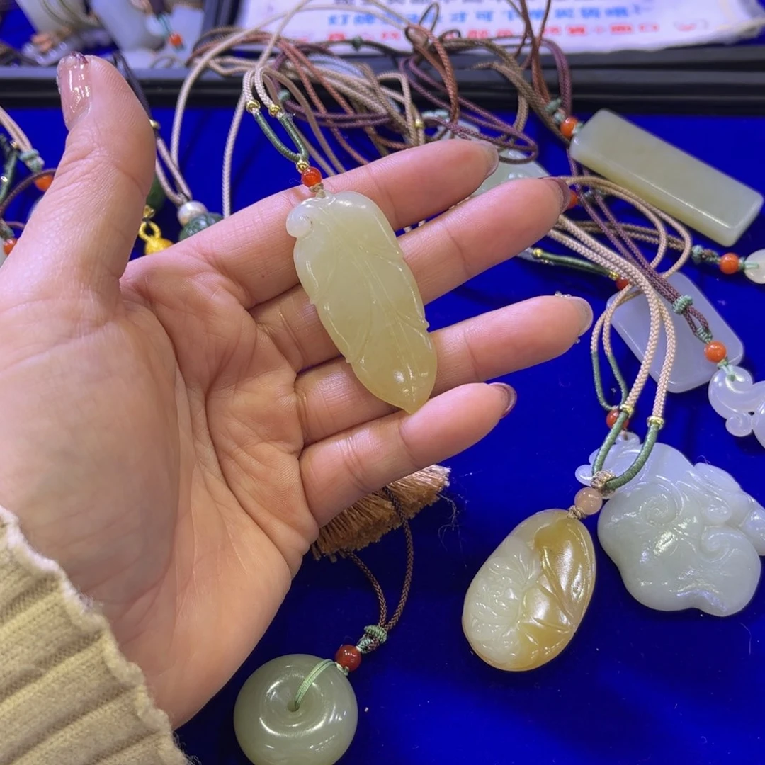 和田玉颈饰未镶嵌青