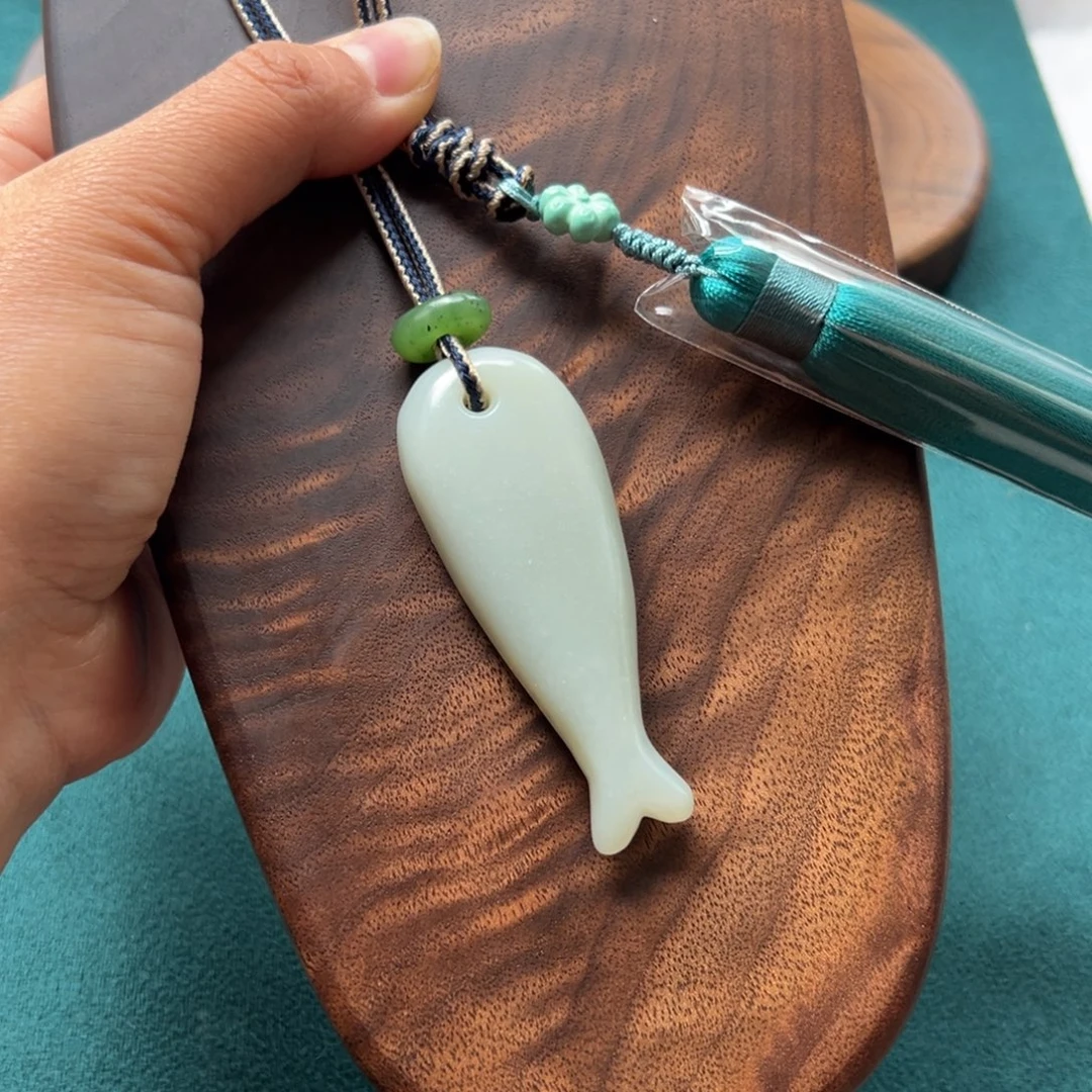 和田玉未镶嵌车挂