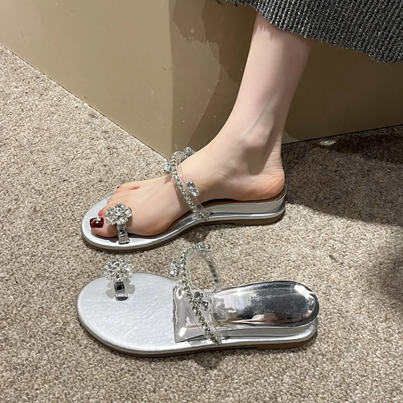 晚风气质水钻一字拖凉拖鞋女2025夏季沙滩法式仙女配裙子度假凉鞋