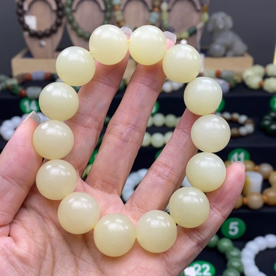 和田玉手链未镶嵌黄口16m m