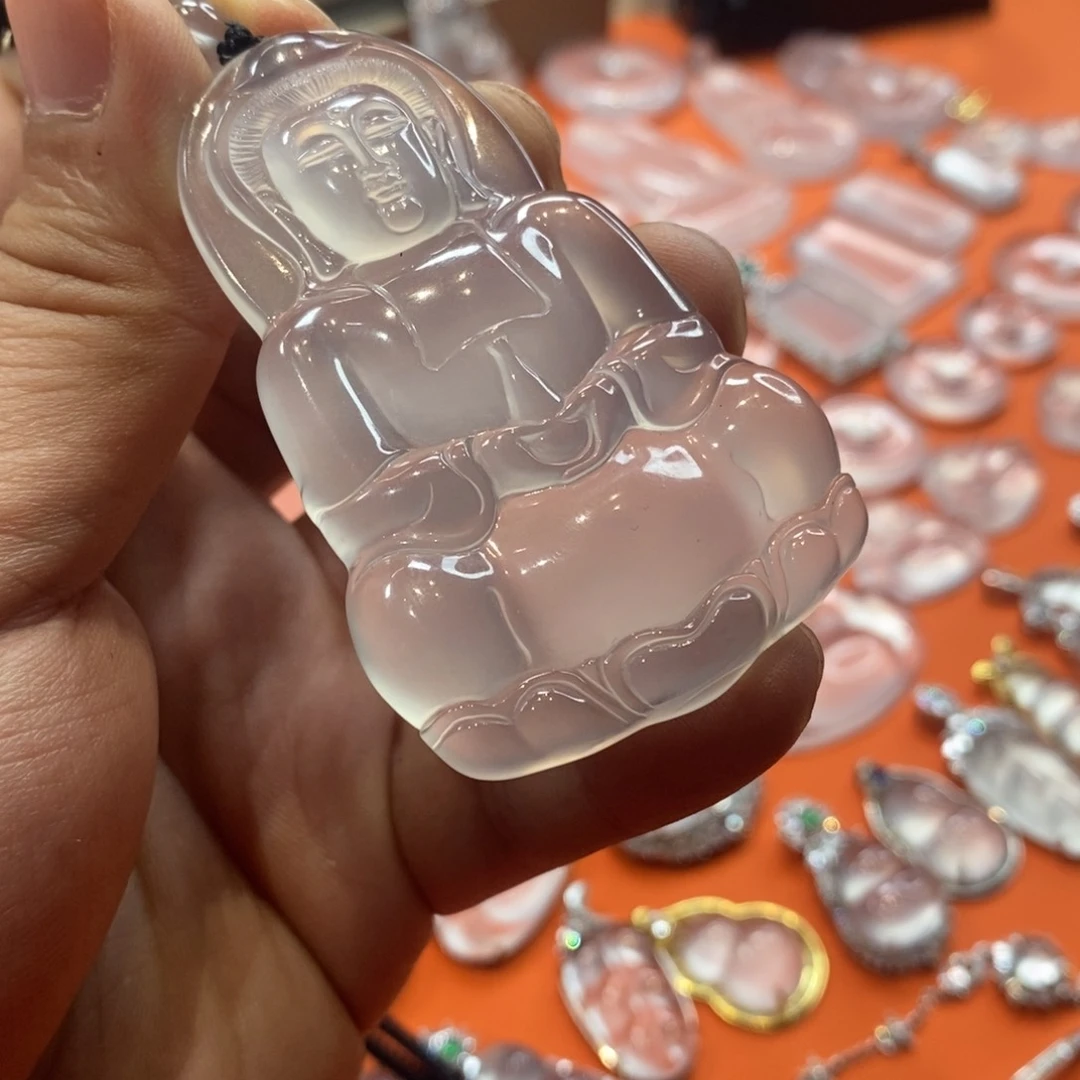 石英质玉吊坠未镶嵌潘*