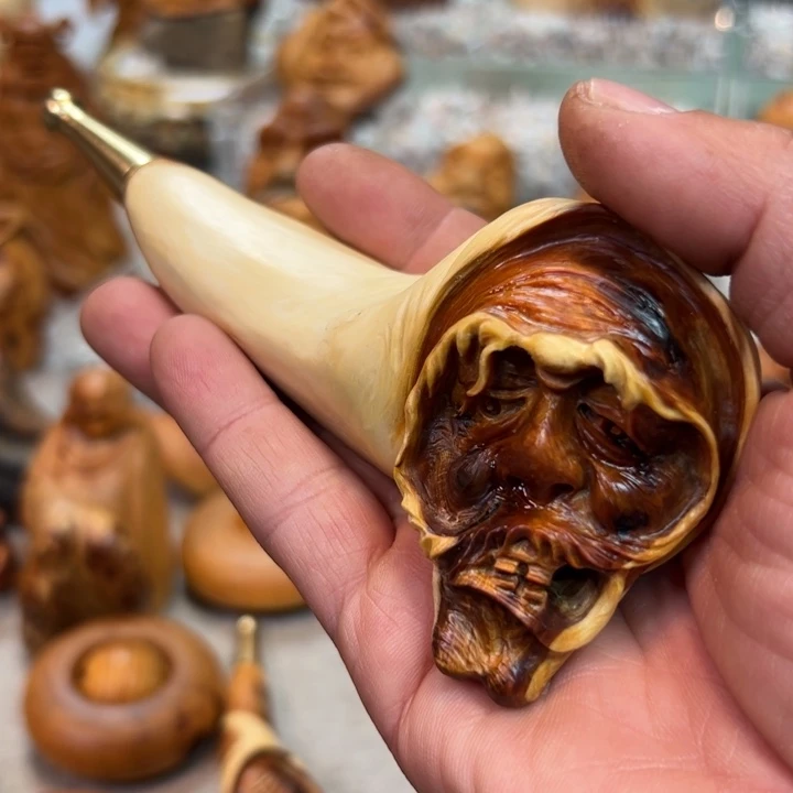 木?***禾木雕手工制作手把件