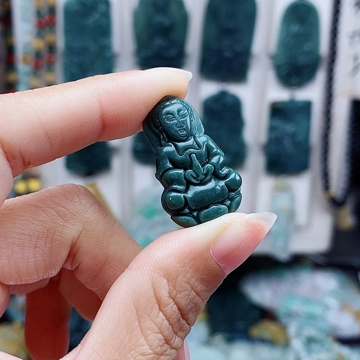 翡翠未镶嵌颈饰翡翠