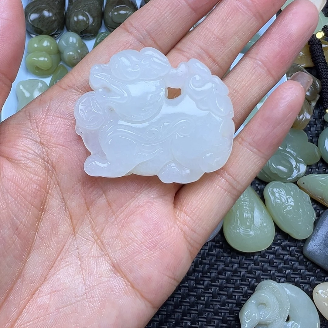 和田玉未镶嵌颈饰卡46