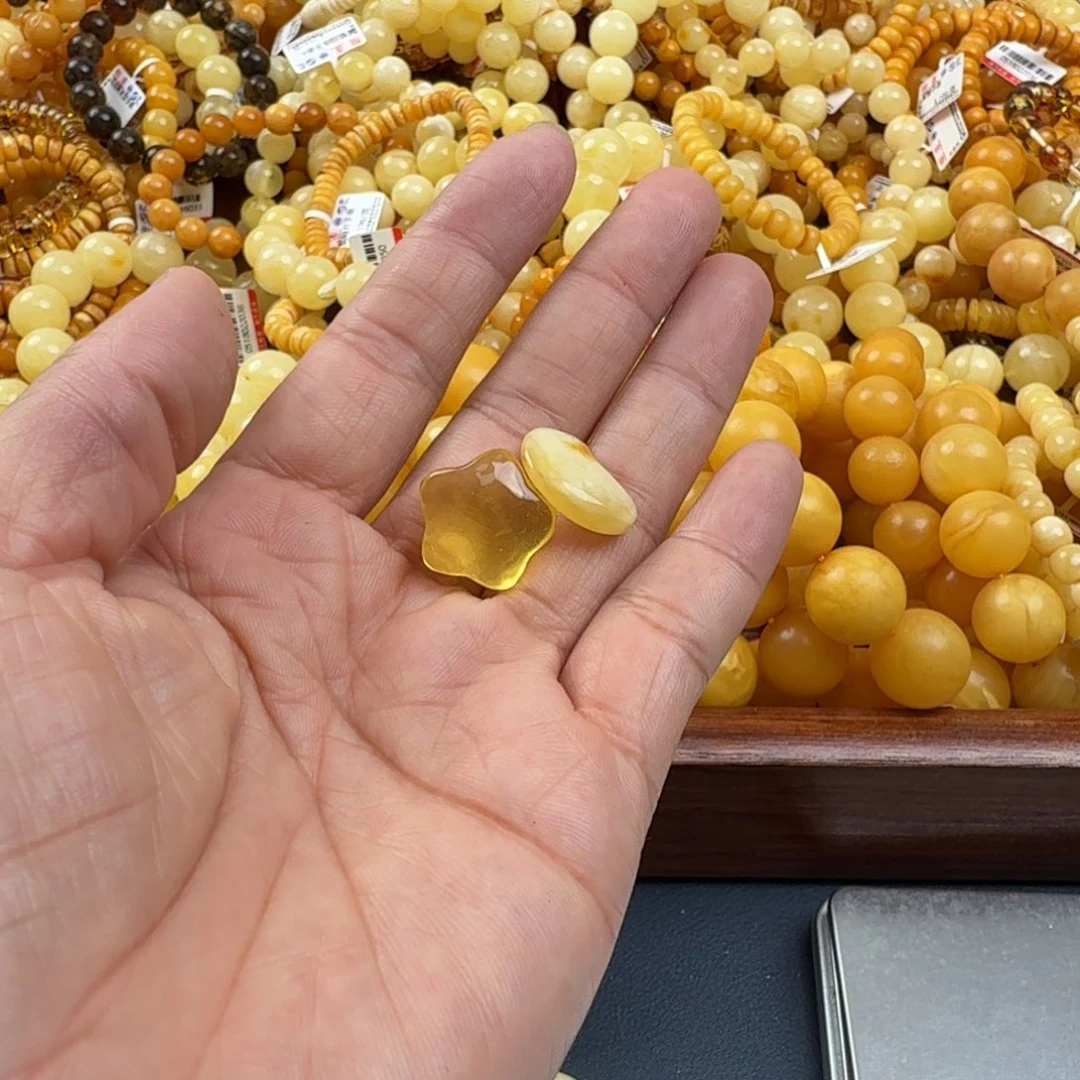 未镶嵌琥珀珠宝奇石