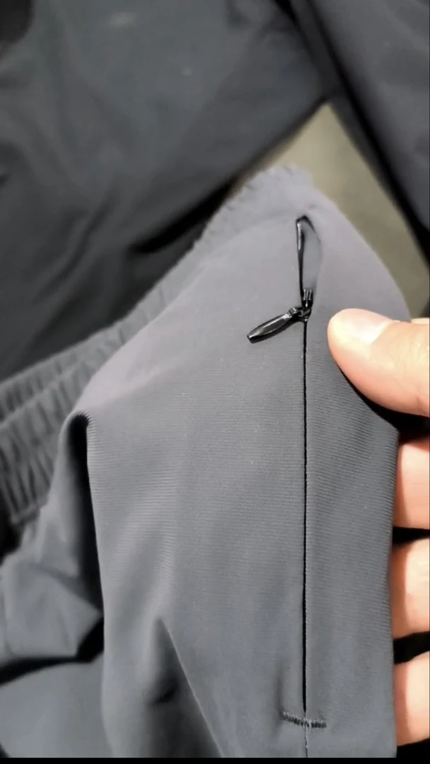 海家速干长裤 速干 上身冰凉感 四面弹，弹性非常大 直筒裤