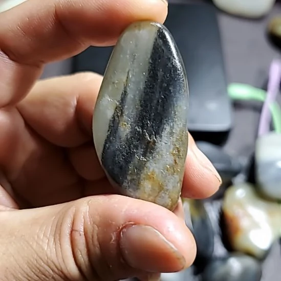 魅***陈未镶嵌和田玉把件