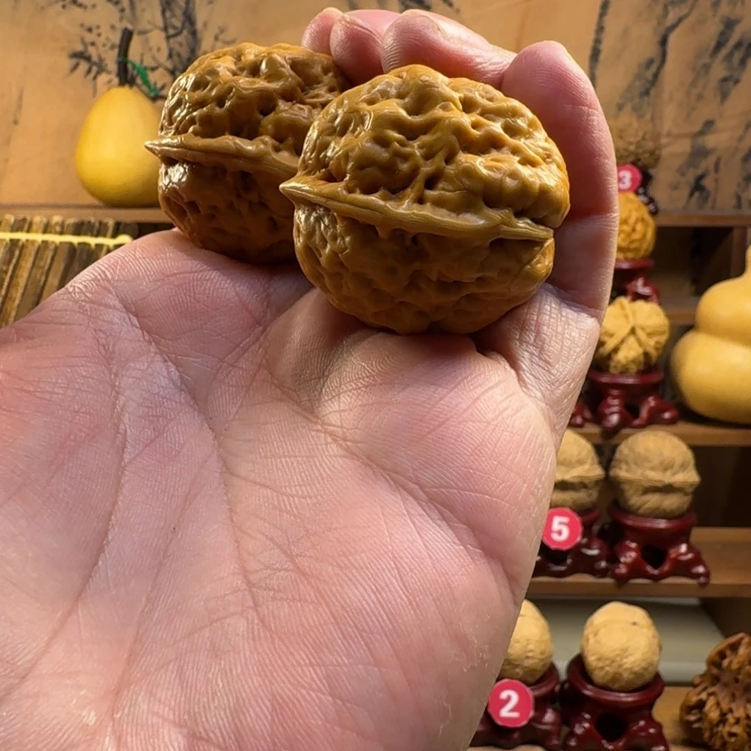 铁核桃把件蟾型疙瘩包