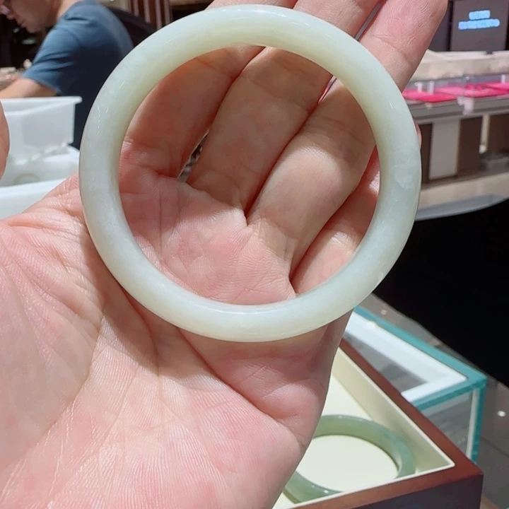 未镶嵌手镯和田玉14
