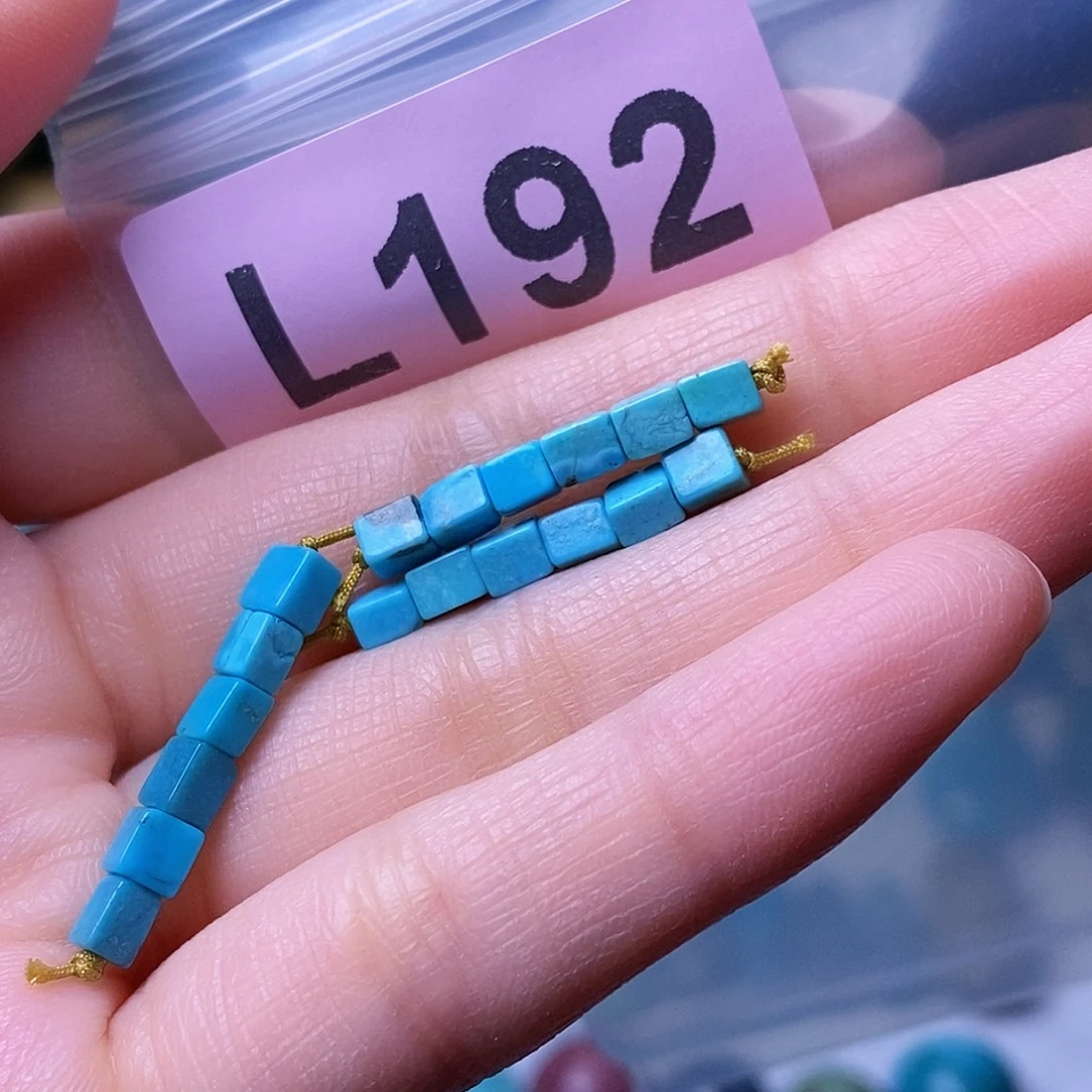 十堰原生态绿石头特色手工配饰