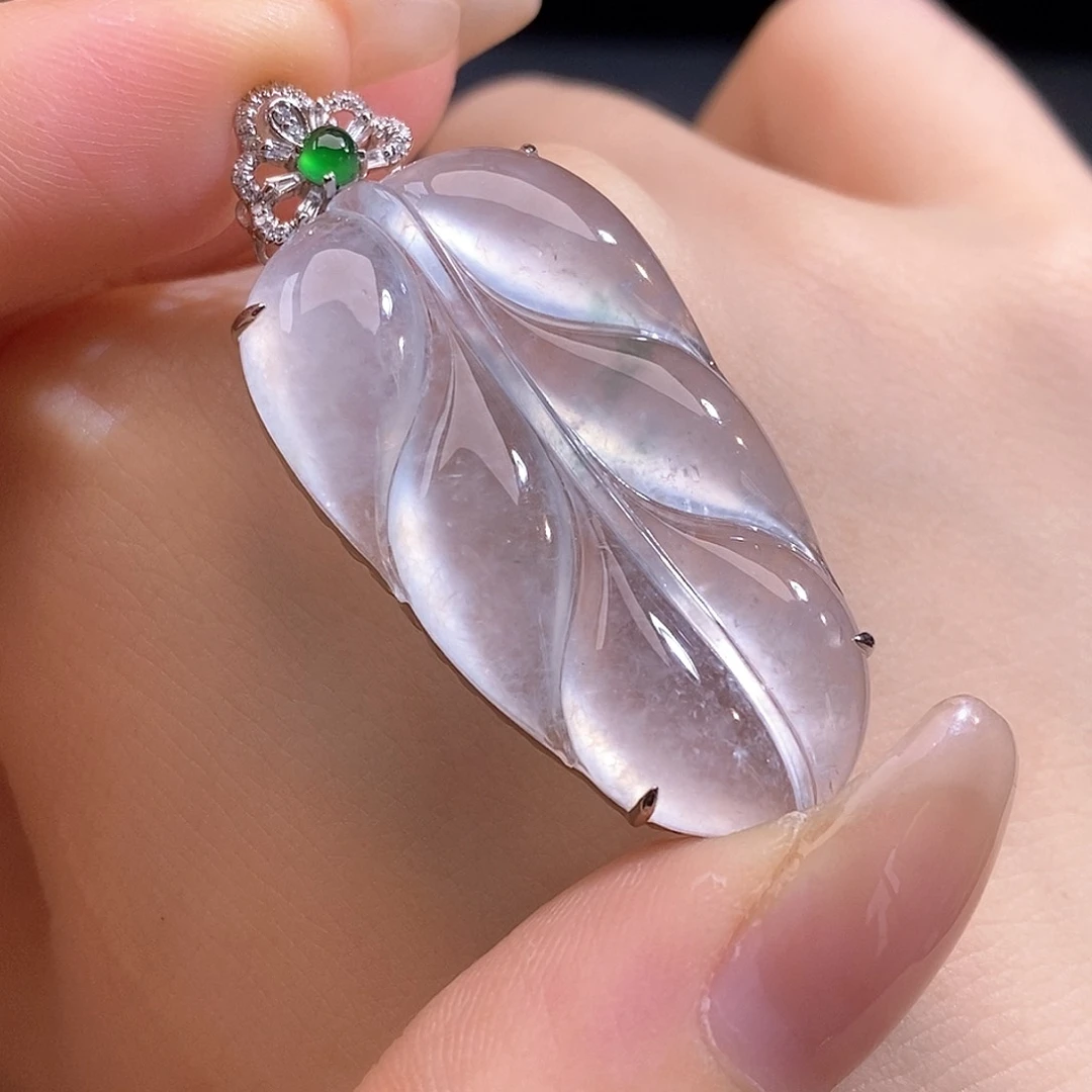 翡翠未镶嵌颈饰叶子