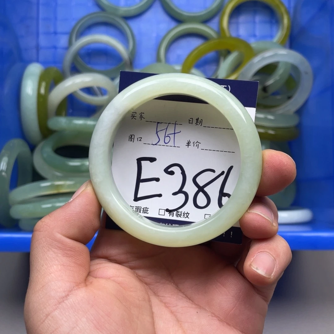 岫玉手镯手镯未镶嵌