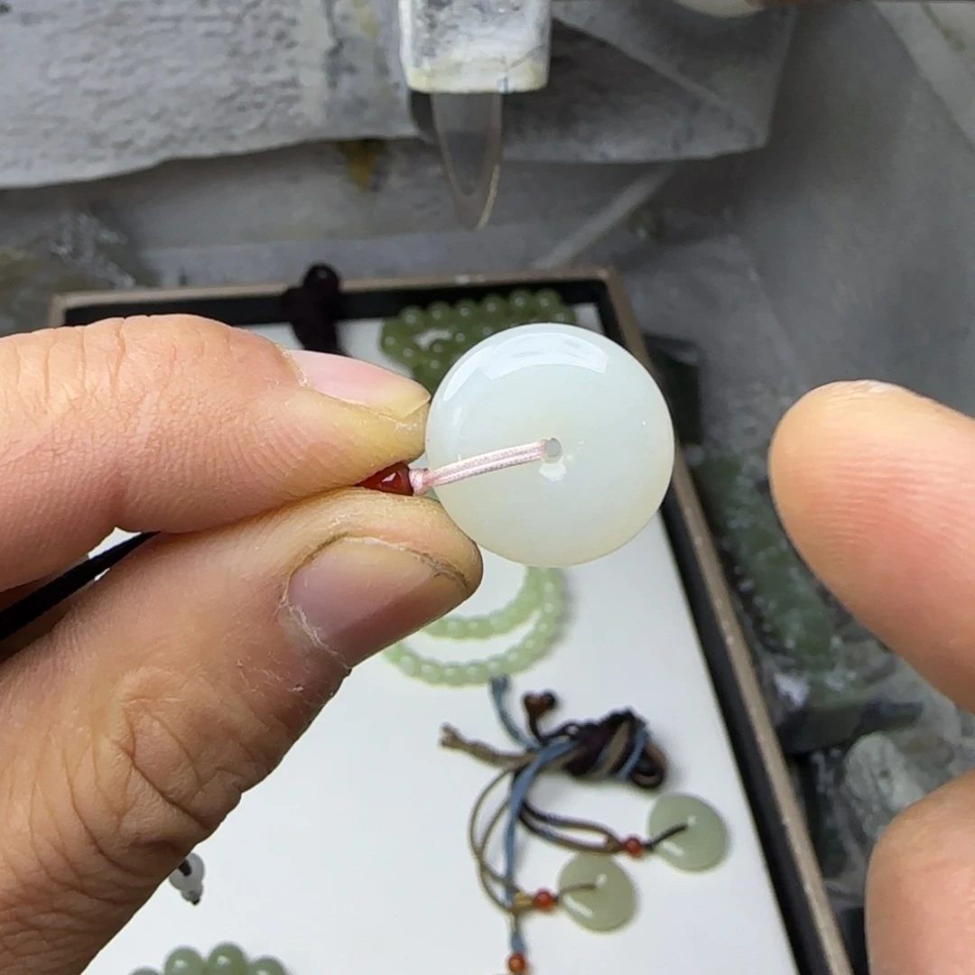 和田玉未镶嵌颈饰18