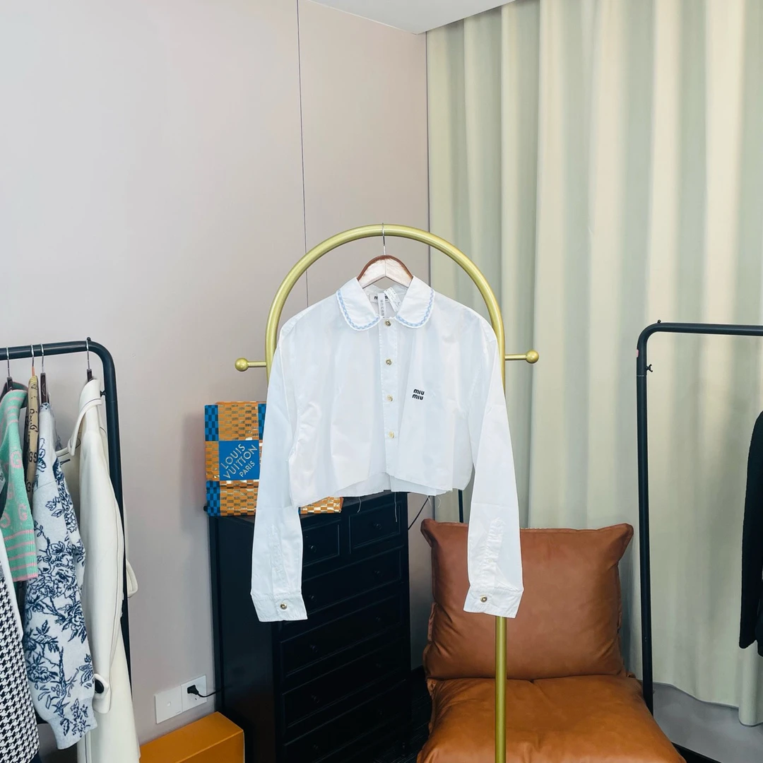 白色衬衫上衣42码99新miumiu外套