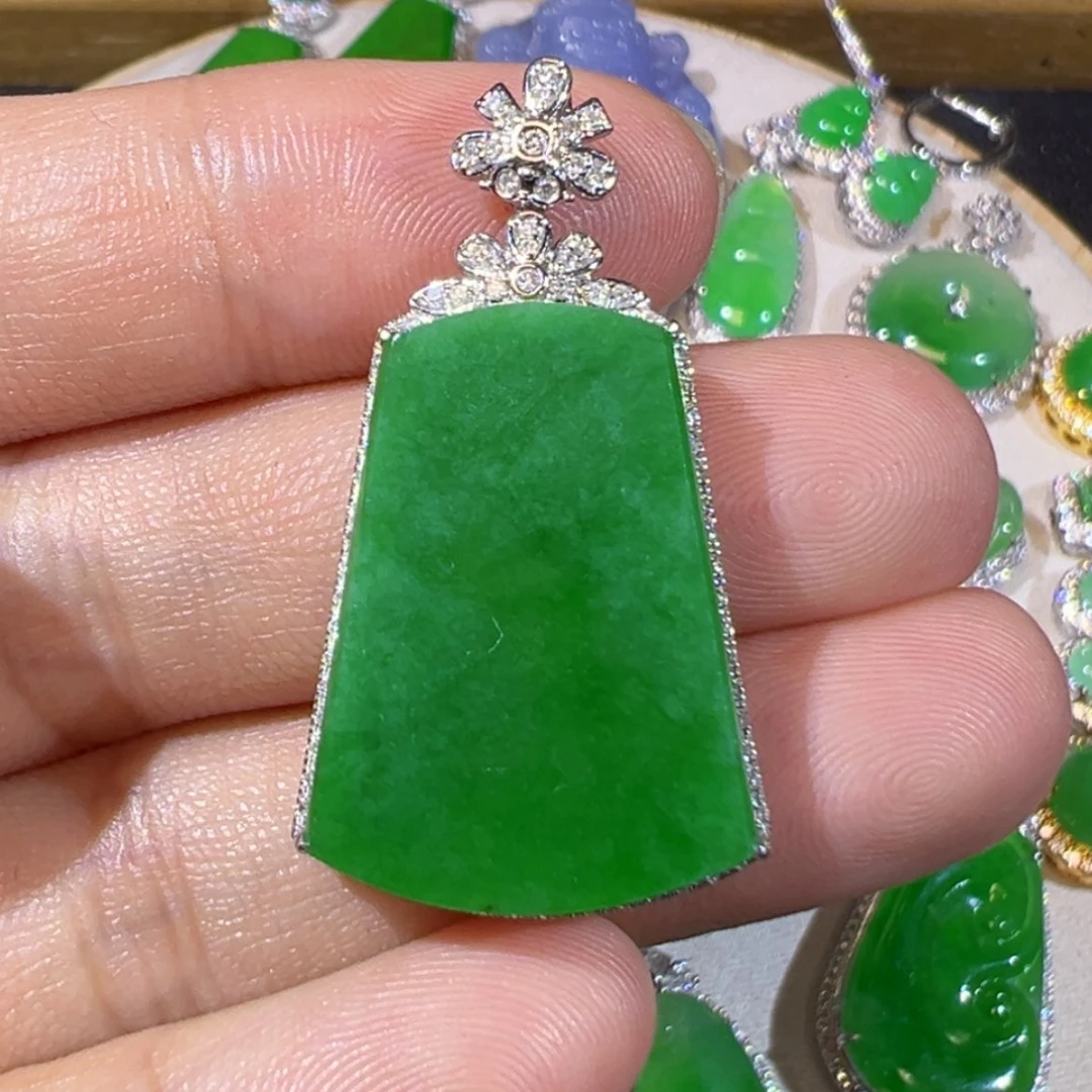 【闪购商品】翡翠18K金镶嵌颈饰缅甸翡翠