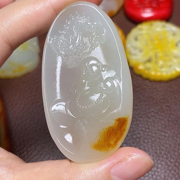朝***苗和田玉未镶嵌颈饰